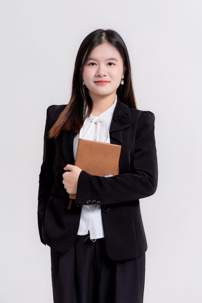 Đội ngũ nhân sự